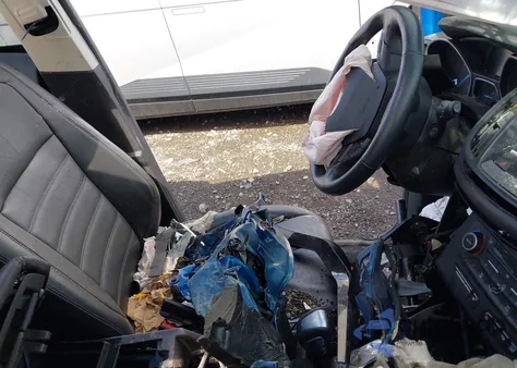 2019 Ford Escape Titanium из США, поврежденный, VIN 1FMCU9J94KUC57477